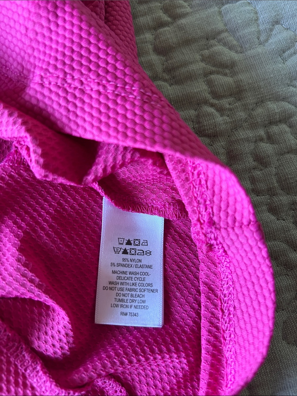 Tommy Bahama Racquet and Paddle bright pink 1/4 Zip Performance Top. Like new. S - Picture 7 of 10